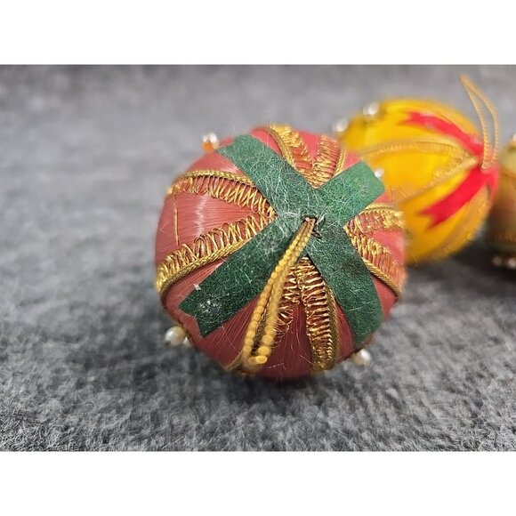 (3) Vintage Christmas Ornaments Push Pin Pink Yellow Green Tree Santa - Picture 7 of 8